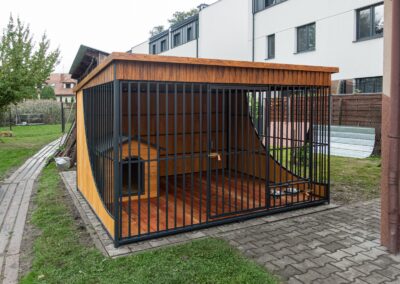 Kojec dla psa w kolorze Złoty Dąb Sumi