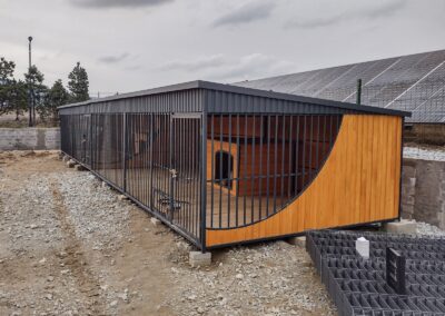 Kojec dla dwóch dużych psów 12x3m Long 2