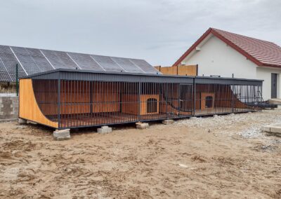 Kojec dla dwóch dużych psów 12x3m Long 1