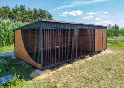Kojec dla dużego psa 6x3m z budą w schowku 1