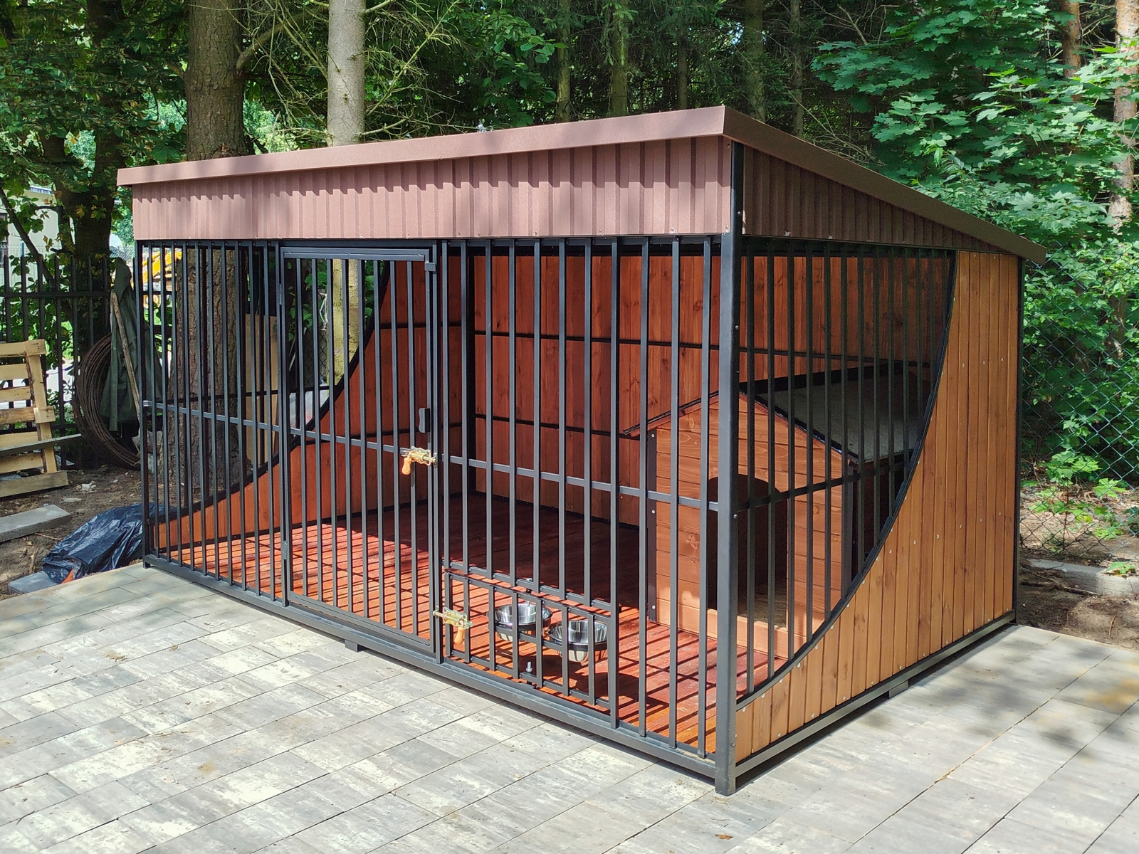 Kojec dla psa 3x2m w kolorach Matowy brąz oraz orzech - Rusty