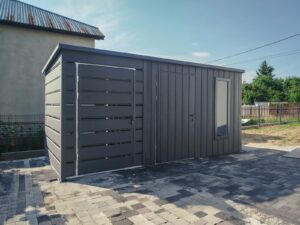 Domek narzędziowy 4,5x2m z wydzielonym pomieszczeniem w formie zabudowy ażurowej