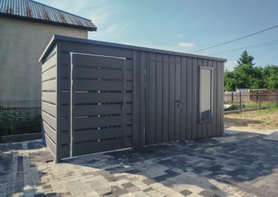 Domek narzędziowy 4,5x2m z wydzielonym pomieszczeniem w formie zabudowy ażurowej